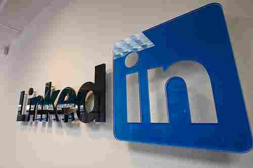 Chinezii au restabilit accesul la LinkedIn, blocat din cauza campaniilor prodemocrație